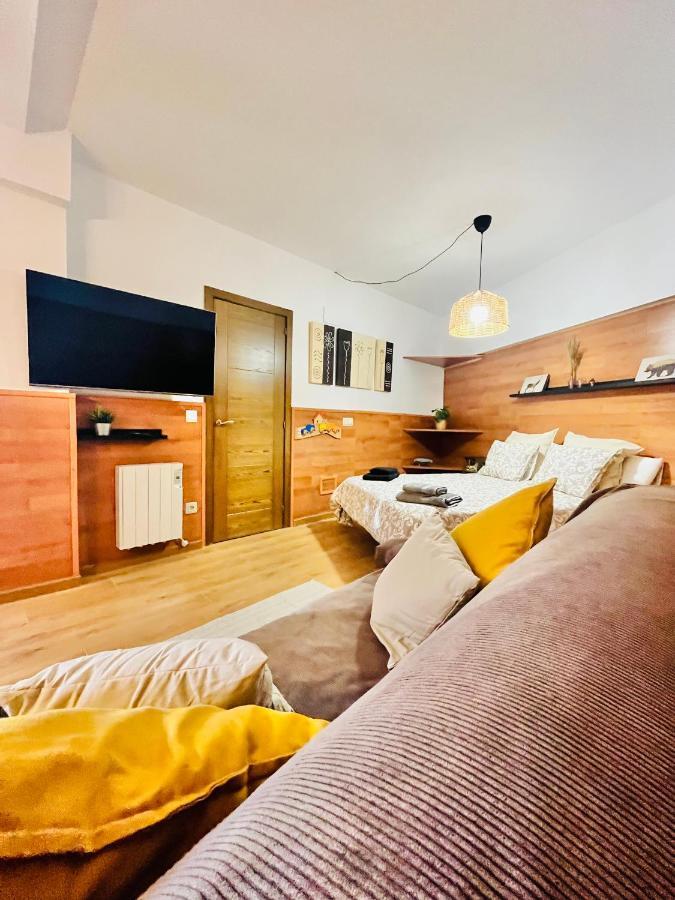 Nuevo Cosy Loft 4Pax Estavar מראה חיצוני תמונה